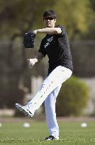 Otani making progress with tender right ankle