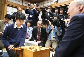 14-yr-old shogi star Fujii known for fiery competitive spirit