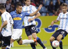 Chong double leads Bochum to season-opening win