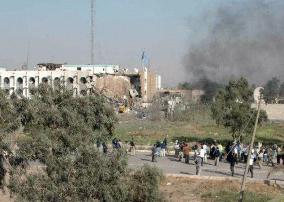 (2) U.N. Baghdad office bombed, de Mello killed