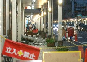 (13)Niigata quake victims weary, worried of more damage