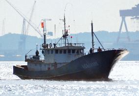Chinese trawler arrives in Nagasaki after skipper's arrest