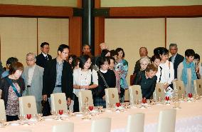 Visitors have glimpse of Imperial Palace banquet hall