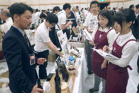 Souvenir fair held to help businesses in disaster-hit northern Japan