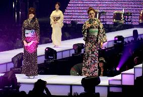 Models show kimono at Tokyo Girls Collection
