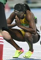 Olympic scenes: Expressing thanks for a gold medal