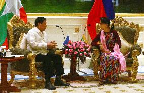 Duterte meets Myanmar's Suu Kyi