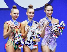 Rhythmic gymnastics: Averina twins get gold, silver at worlds