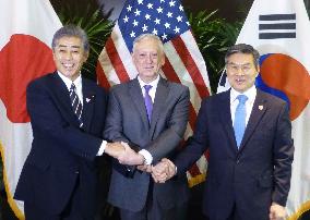 Japan, U.S., S. Korea defense chiefs