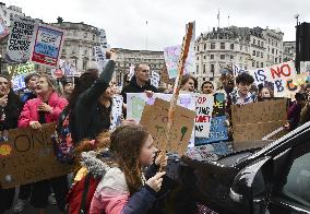 London march against global warming