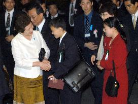 Chimura's children greeted by Nakayama in Tokyo