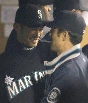 (10)Ichiro breaks MLB record for hits in a season