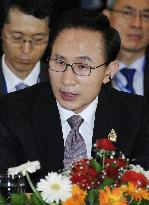 S. Korean Pres. Lee in trilateral summit