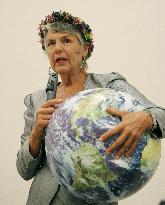 U.S. marine biologist speaks about Henoko environment