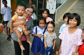 Magsaysay award recipient watches over Thai slum children