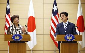 Liberian Pres. Sirleaf meets with Japanese PM Abe