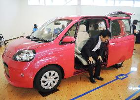 Toyota unveils Porte car for people in wheelchairs