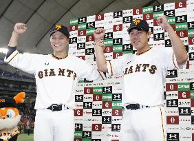 Baseball: Yamaguchi makes splash in Giants debut