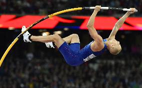 Athletics: Kendricks wins men's pole vault at worlds