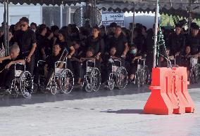 Mourners flock to palace to pay final respects to late King Bhumibol