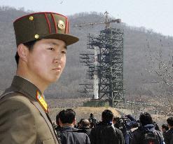 N. Korea shows rocket to foreign media