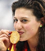 Rice sets world mark in winning women's 400m individual medley