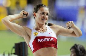 Russia's Yelena Isinbayeva wins women's pole vault