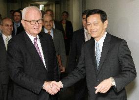 Bosworth meets with Japan's Saiki on North Korea