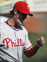 Phillies loses to Giants in Game 3