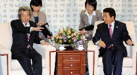 Koizumi, Roh agree on importance of resolving N. Korea nuke issu
