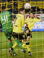 Dortmund beat Bremen 2-0