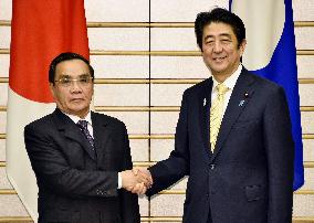 Japan, Laos leaders eye increased political, economic ties