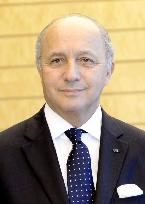 Fabius expects Japan to show effective greenhouse gas-cutting target