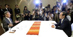 Suga, Okinawa governor remain apart over Futenma relocation