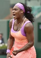 S. Williams survives at French Open