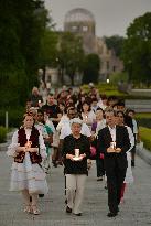 People mourn A-bomb victims with candles