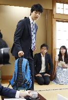 Shogi prodigy Fujii in match to set new win streak record