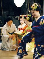 Maiko dancers prepare for annual Gion dance party