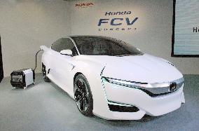 Honda shows fuel-cell car 'Honda FCV Concept'