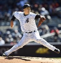 Tanaka solid but gets no-decision on Opening Day