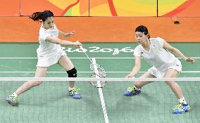 Japan duo competes in women's badminton doubles final