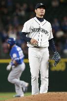 Baseball: Iwakuma roughed up by Blue Jays