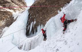 Rescue drill in eastern Japan mountains