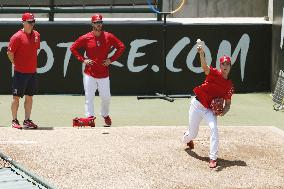 Baseball: Ohtani's 1st bullpen session since surgery