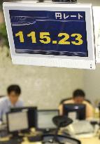 Dollar rises to fresh 2-yr high in early Tokyo deals