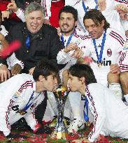 Kaka inspires Milan to victory at Club World Cup