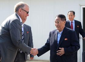 N. Korean diplomat leaves for Cuba