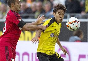 Soccer: Kagawa sparkles as Dortmund make it 11 wins in a row