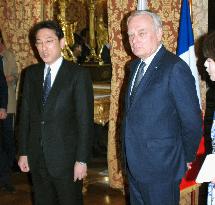 Japan, France to seek int'l commitment to fighting terrorism