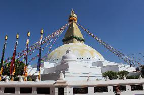 Locals restore quake-damaged Boudhanath stupa without government aid